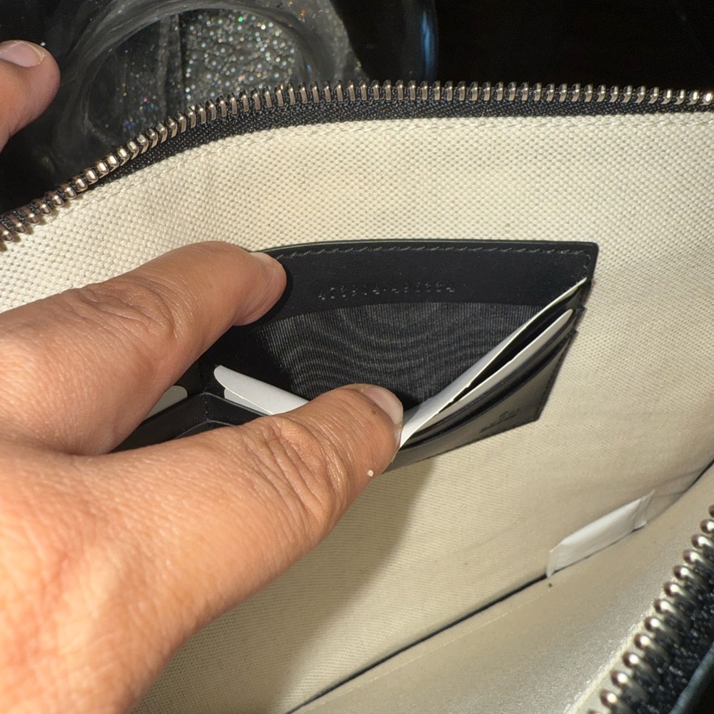 COPY - Gucci pouch - Picture 9 of 11